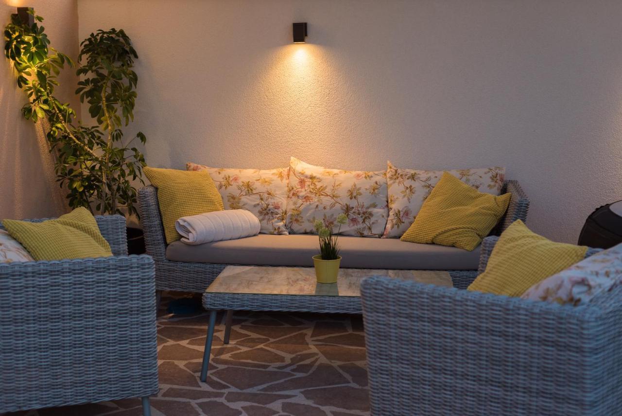 Apartmani Julija Vodice Exterior foto