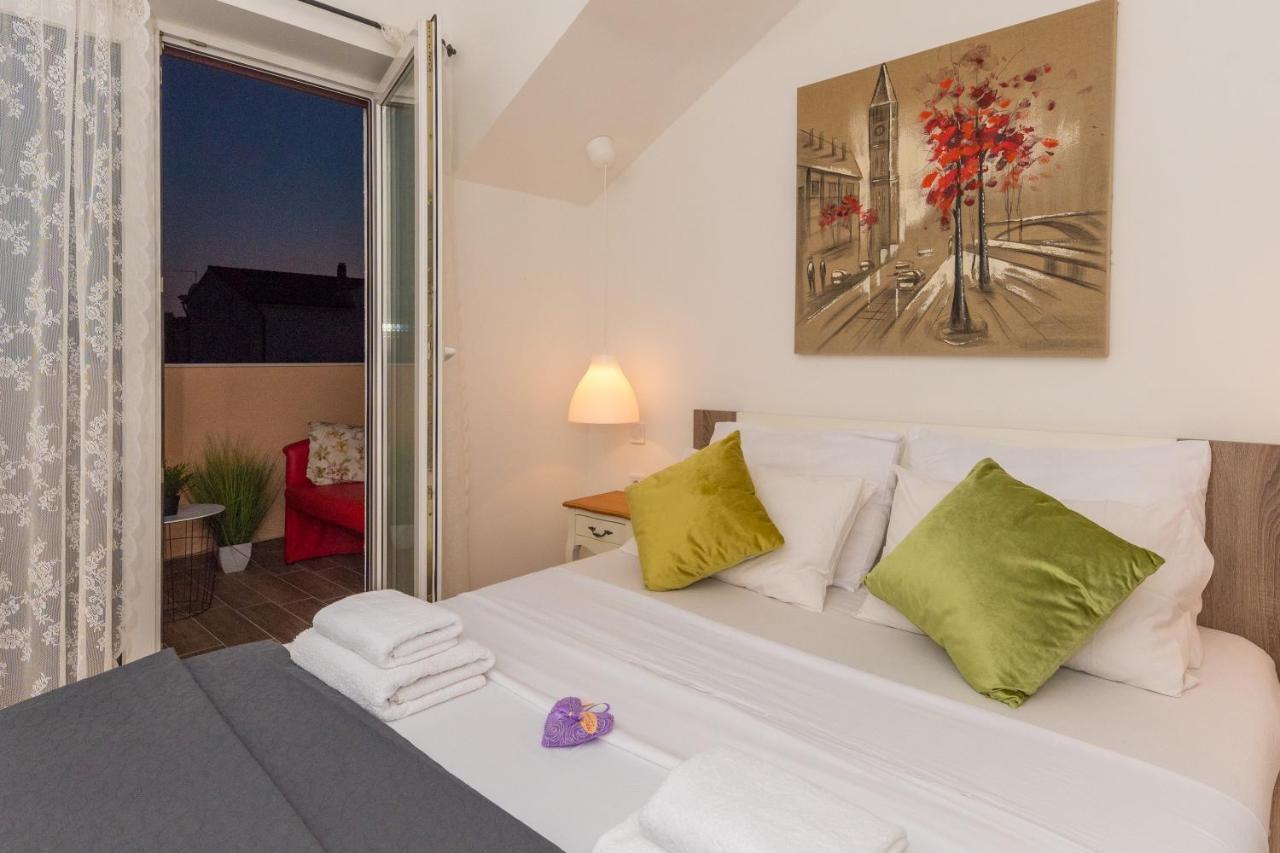 Apartmani Julija Vodice Exterior foto